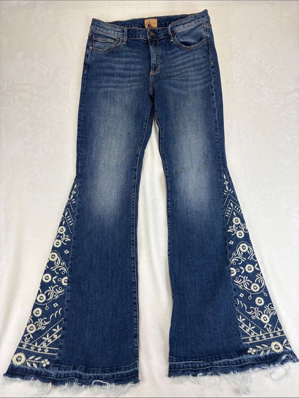 DRIFTWOOD Farrah Embroidered Floral Flare Jeans Size 30